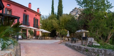 El arquitecto Arturo Sanz Martínez ha confiado en Molduras de Mármol para la rehabilitación e interiorismo del Hotel Mont Sant